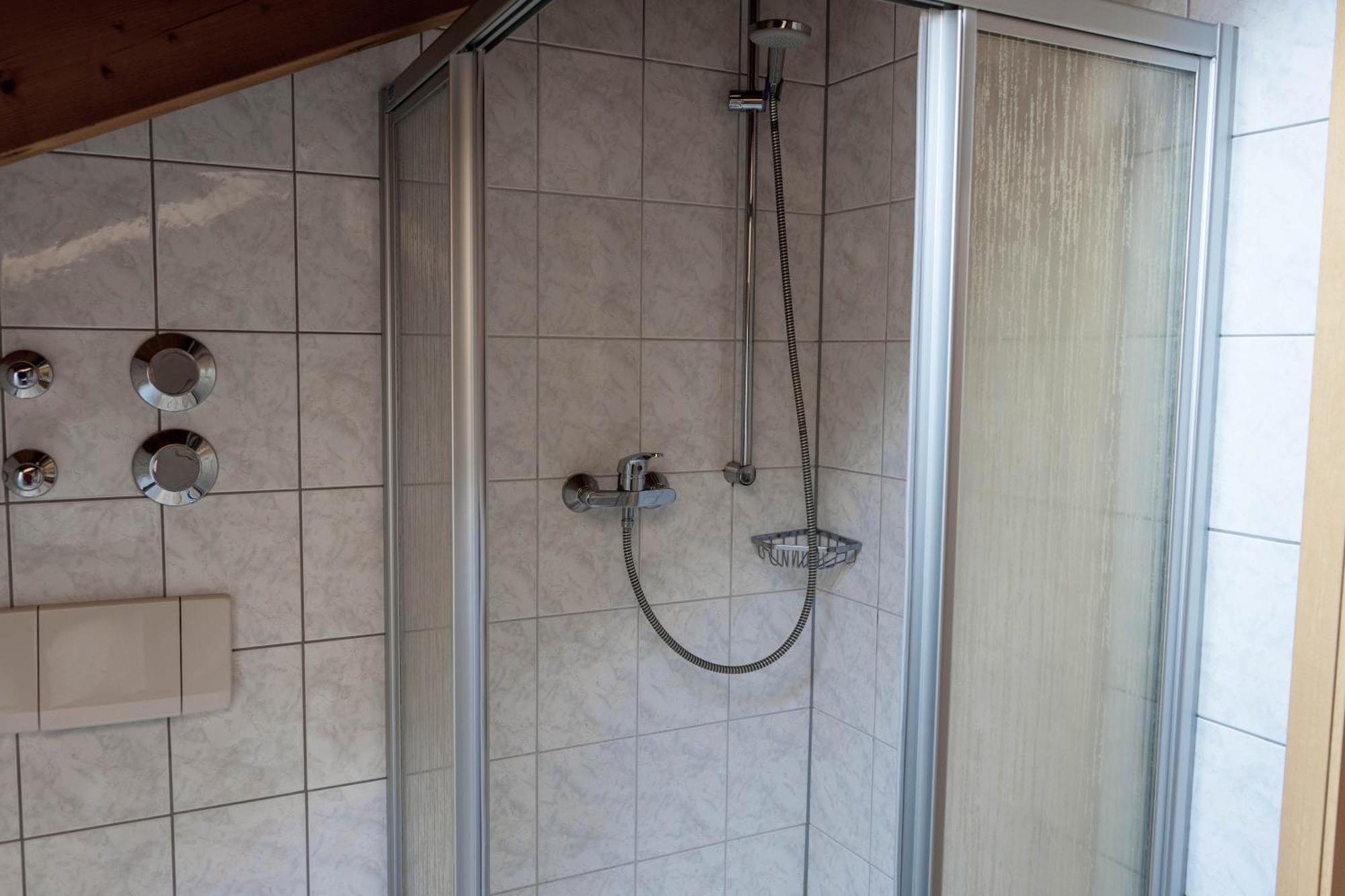 Gaestehaus Quirin جارمش بارتنكيرشن المظهر الخارجي الصورة